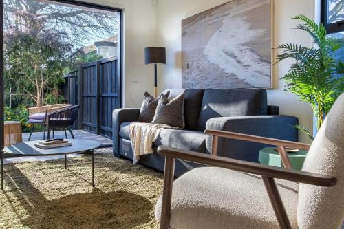 Merivale Apartment | Peaceful Merivale Hideaway - Parkside & Parking