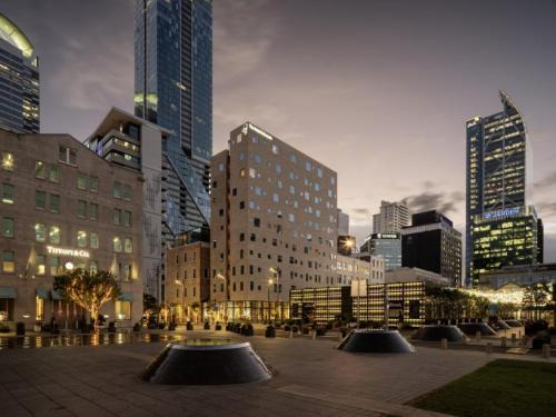 Auckland Central Business District Apartment | QV Stays Luxury with Sea Views