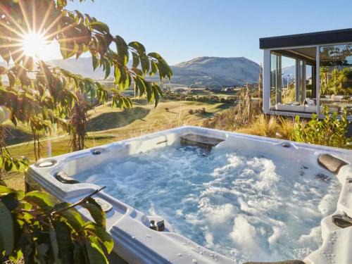 Jacks Point House | Horoeka House Stunning views and spa Pool