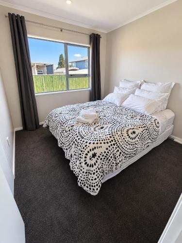 Taupo House | Town Centre Retreat