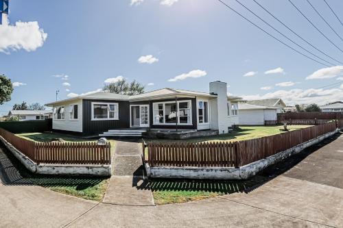 Levin House | Home Away From Home - Levin Holiday Home