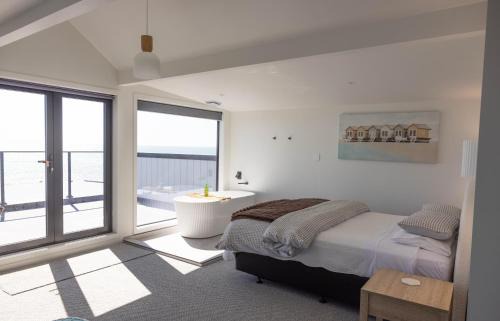 Bell Block House | Ocean View Retreat