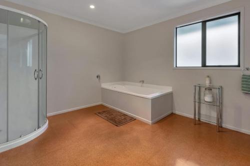 Whangarei House | Kauri Oasis Retreat