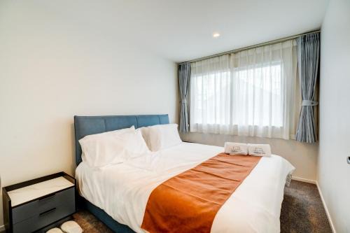 Hobsonville Bed & Breakfast | Stylish Hobsonville & Walk to the Beach