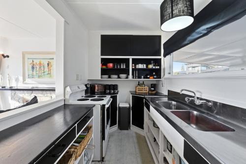 Wharewaka House | Wharewaka Bach - Lake Taupo Holiday Home