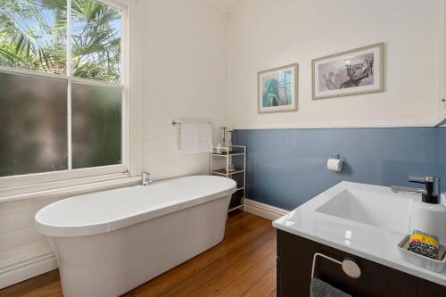 Martinborough House | Applecross Cottage, Martinborough