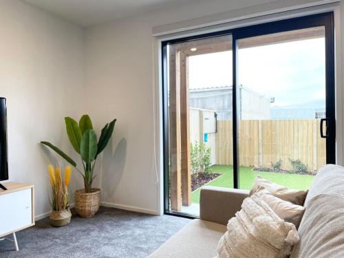 Addington House | Lincoln Two Bedroom Townhouse with Courtyard and Free Parking