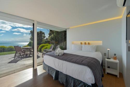 Nelson House | Beachfront Retreat - Architectural & Ocean Views