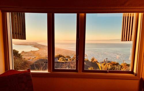 Christchurch Apartment | Sumner Seaview Hideaway