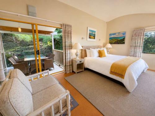 Palm Beach House | Island View - Stay Waiheke