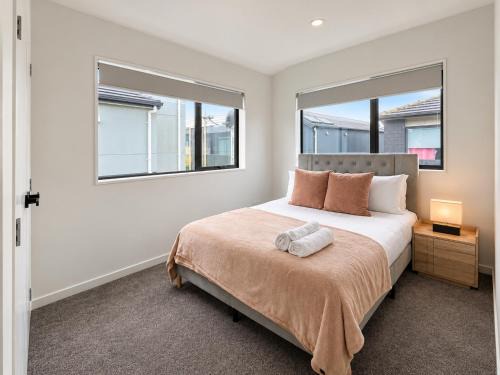 Auckland House | Brand New 3BR v Beach&Train Walk v Courtyard Garage
