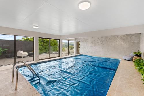 Dunedin House | Hilltop Harbour Vista