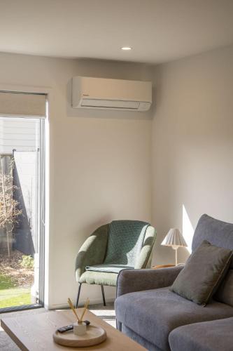 Lower Hutt House | Fairfield Townhouse with Private Courtyard