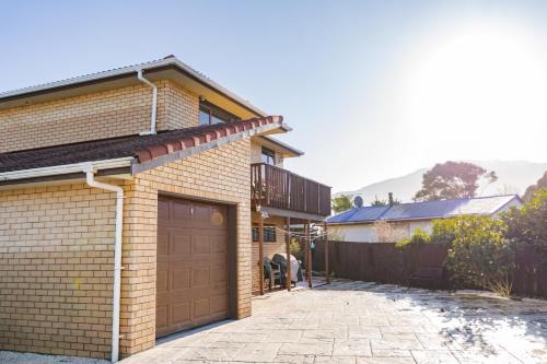 Kaikoura House | Coastal, Spacious, Mountain Views - KK21238