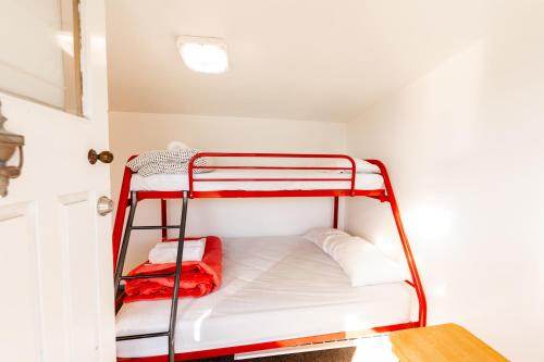 Kaikoura House | Charming Villa, Family Friendly, Handy to Town - KK14769