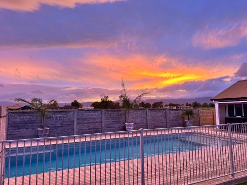 Matamata House | Luxury Poolside Studio Near Hobbiton
