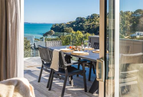 Surfdale House | Surfdale Sea Views