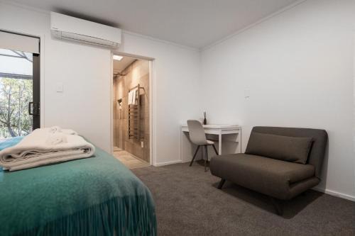 Greenlane - Ellerslie House | Modern three bed two and a half bath with in and outdoor flow plus study