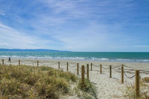 Nelson House | Beachfront Retreat - Architectural & Ocean Views