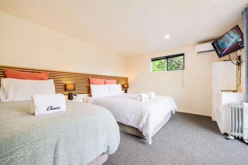 Tekapo House | Meteor Suite for 3 - Parking Kitchenette