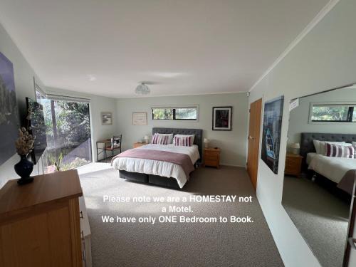 Kerikeri House | Restful Kerikeri Retreat - Spa, Views and Private Bathroom