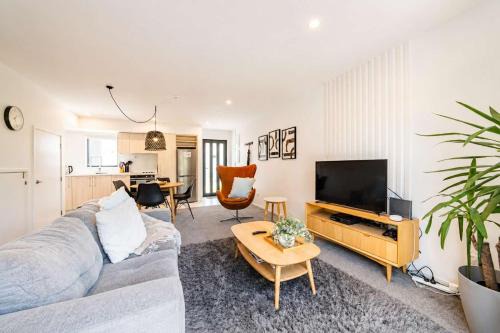 Edgeware House | Central City Oasis