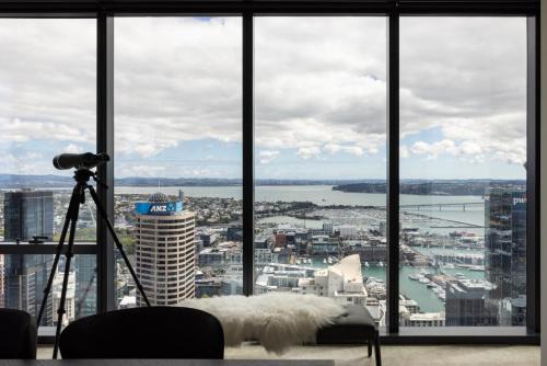 Auckland Central Business District Apartment | Auckland Penthouse with Panoramic Views, Lap Pool, and Spa