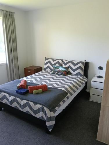 Auckland House | Sunny room