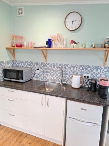 Leamington House | Robyn's Nest Cottage Cambridge