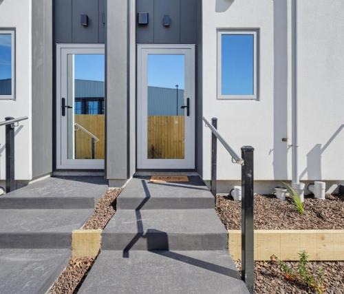 Christchurch City Centre Apartment | Sweet Escape on Wilmer - Brand New!