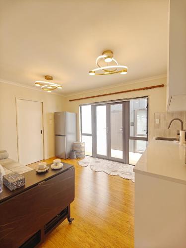 Greenhithe House | Funco Lodge Bright Brand new 2 Bedroom Home
