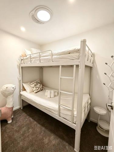 Mangere House | C 10 mins to Akl AirportBrand New6 GuestParking