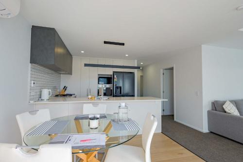 Halswell House | Comfortable Stay in Halswell Close to Shops & Park