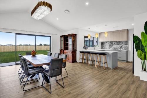 Hawera Bed & Breakfast | Modern private room with shared cozy living