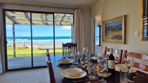 Ocean Beach House | Whareupoko