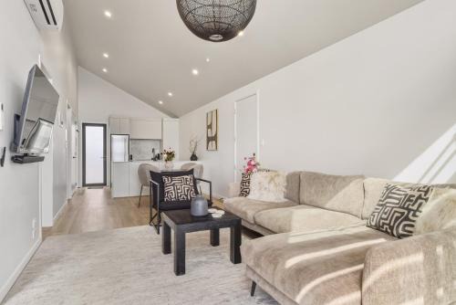 Taupo House | Roam Taupo Lakefront Combined Units 3&4