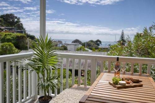 Palm Beach House | Miro Guesthouse - Palm Beach on Your Doorstep