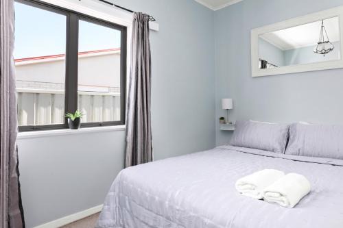 Gisborne House | Central Family Home 5 min to CBD!