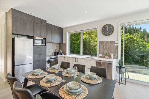 Queenstown Apartment | Premium Queenstown Views with Private Spa Pool