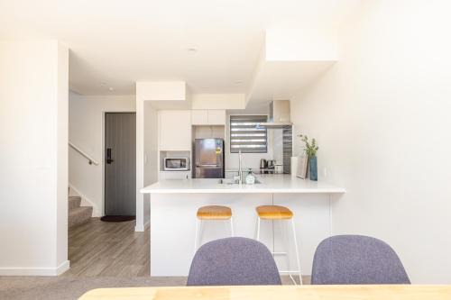 Spreydon House | Modern 2-Bed Townhouse Close to City Attractions