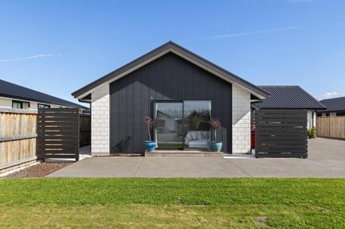 Blenheim House | Modern home away from home