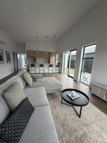 Lincoln Apartment | The Ultimate Lincoln Stay Brand New 3BR Home