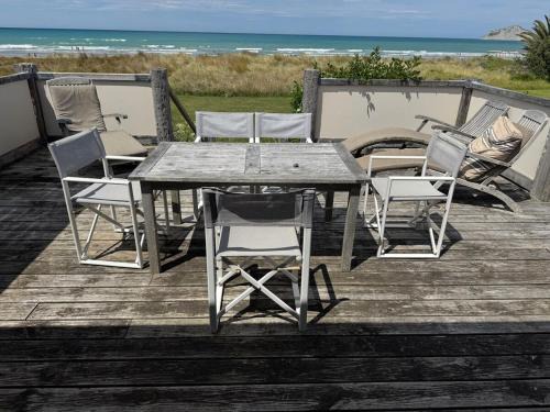 Waimarama House | The Bach - beachfront