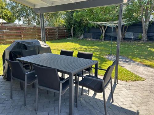 Taupo House | 3 bedroom Home with Large Yard & Garage