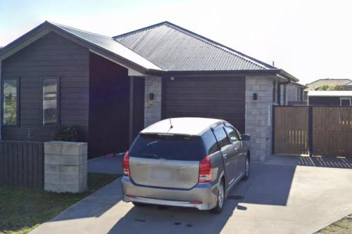 Papamoa Beach House | Papamoa Private Room & Bathroom