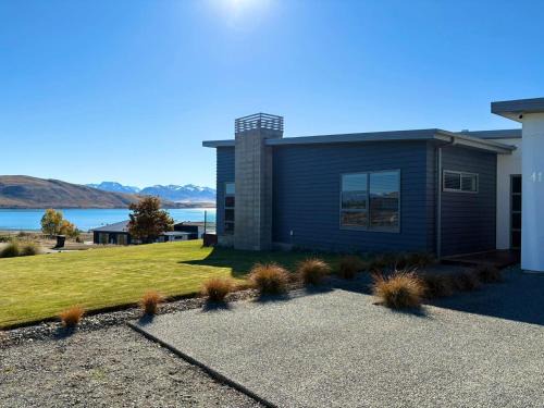 Lake Tekapo House | Lakeview Alpine Escape