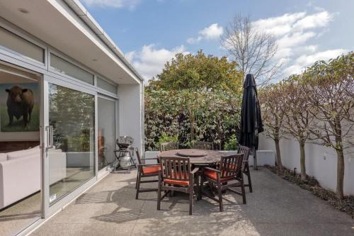 Saint Albans House | Hawkesbury Executive Home