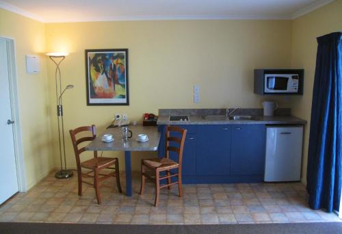 Paraparaumu Hotel | Elliotts Kapiti Coast Motor Lodge