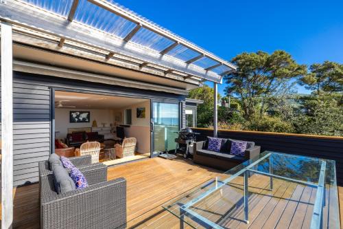 Waiheke Island House | Hekerua Heights with Hot Tub and Seaviews