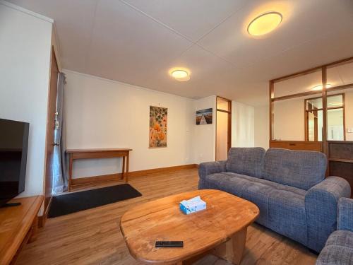 Palmerston North House | Riverside Town House